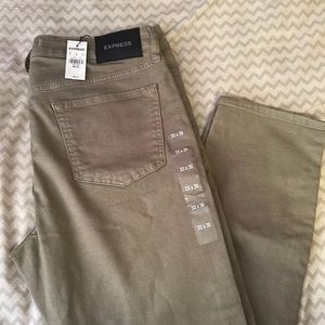 Express men’s olive green jeans never worn